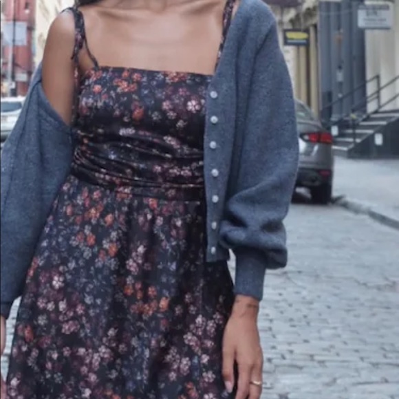 NWT! Abercrombie & Fitch Floral silk skirt - Picture 5 of 12